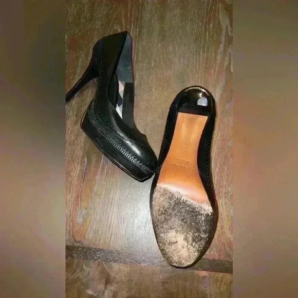Burberry Black Leather Platform Pumps Size 39 - PREOWNED - Picture 10 of 10